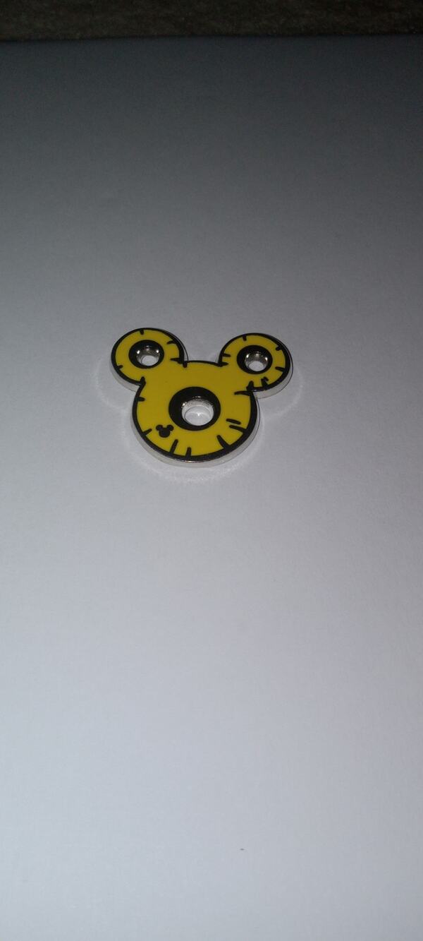 Disney fruit pineapple pin.
